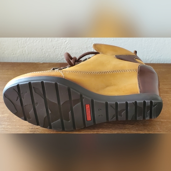 Shoes - Picture 6 of 10